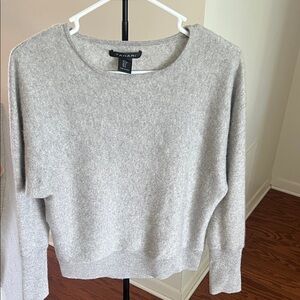 Tahari Women's Heather Gray Cashmere Crew Neck Sweater